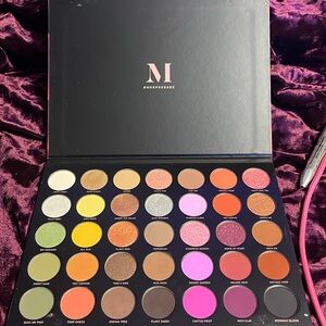 Morphe 35D Dessert Bouquet Artistry Palette